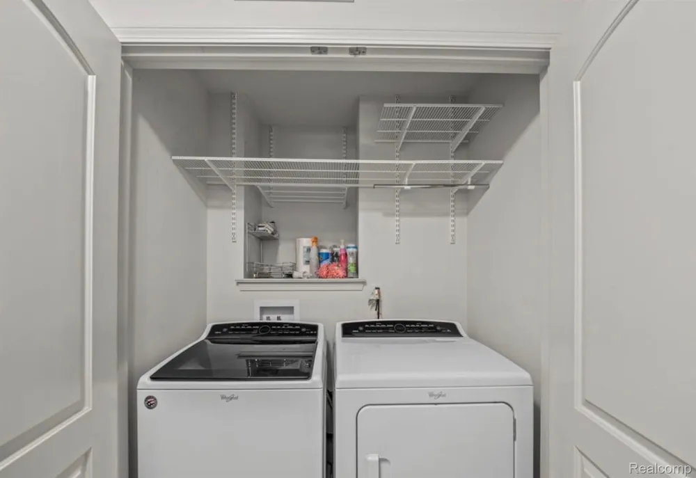 4621 BRADLEY CIRCLE Troy City, MI 48085