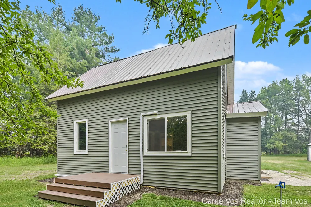 3251 E 46 ROAD Cherry Grove Township, MI 49601