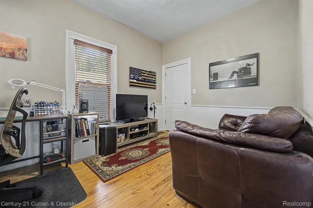 323 E Liberty Street South Lyon City, MI 48178
