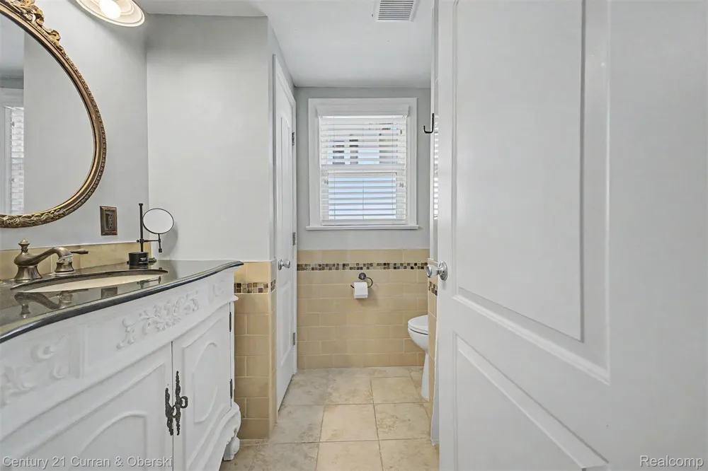 323 E Liberty Street South Lyon City, MI 48178