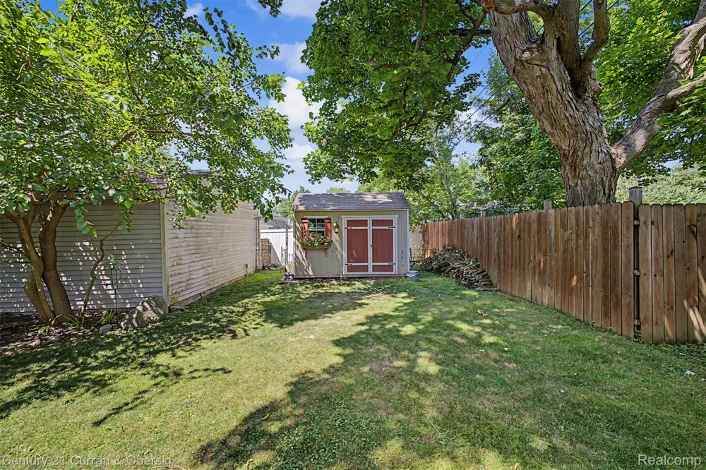 323 E Liberty Street South Lyon City, MI 48178