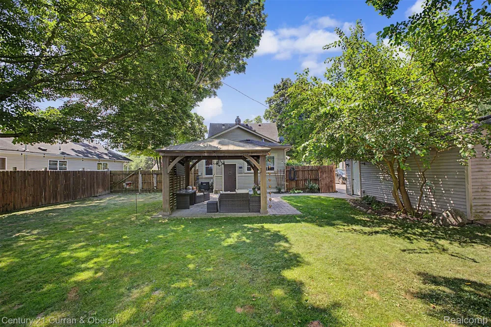 323 E Liberty Street South Lyon City, MI 48178