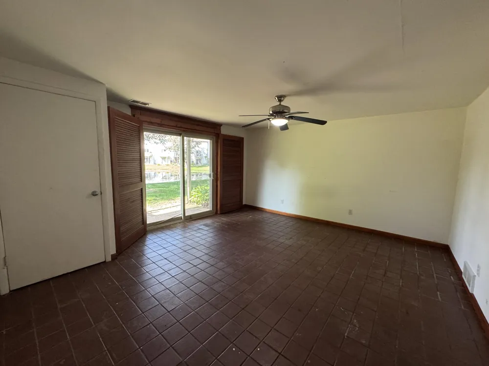 7300 Bluewater Drive #105 Clarkston City, MI 48348