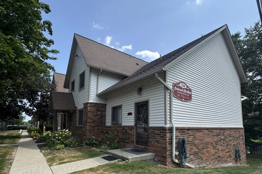 7300 Bluewater Drive #105 Clarkston City, MI 48348