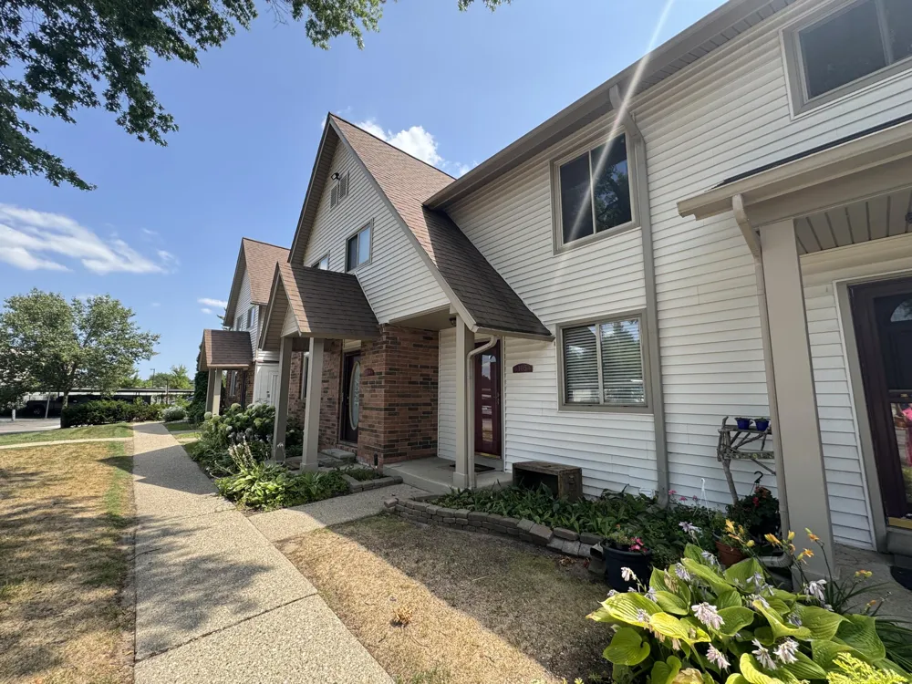 7300 Bluewater Drive #105 Clarkston City, MI 48348