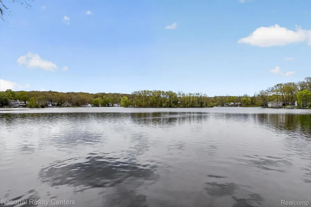 11505 Sunset Boulevard Putnam Township, MI 48169