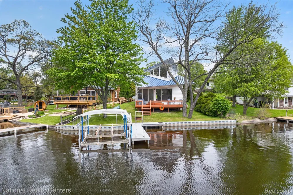 11505 Sunset Boulevard Putnam Township, MI 48169