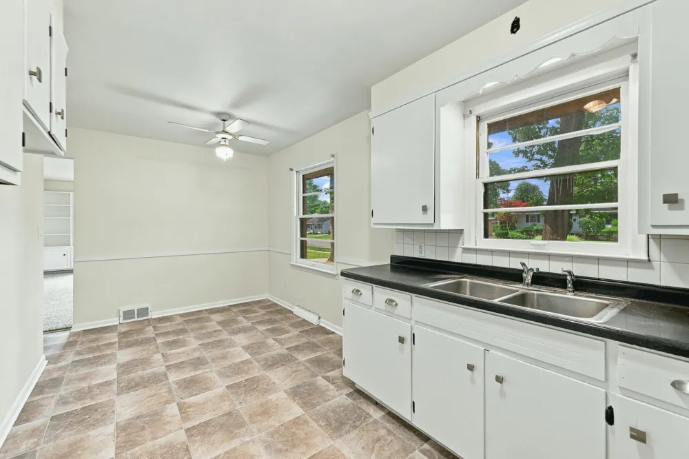 1711 Royal Oak Street SW Wyoming City, MI 49519