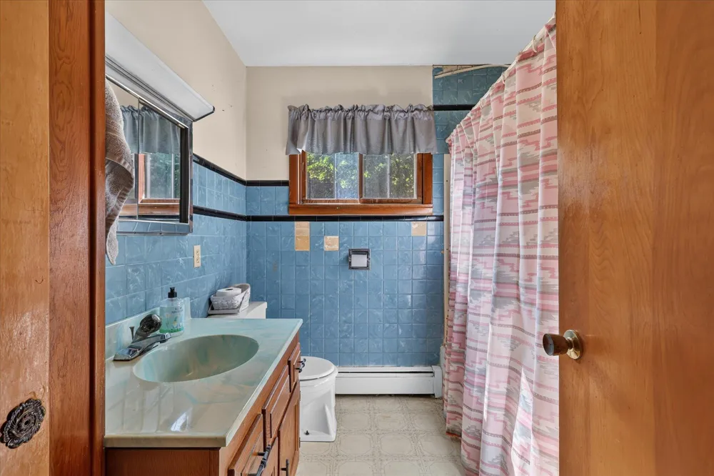 2610 S Shore Drive Crystal Township, MI 48818