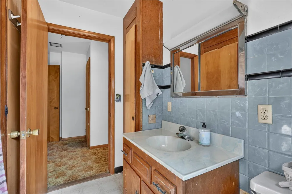 2610 S Shore Drive Crystal Township, MI 48818
