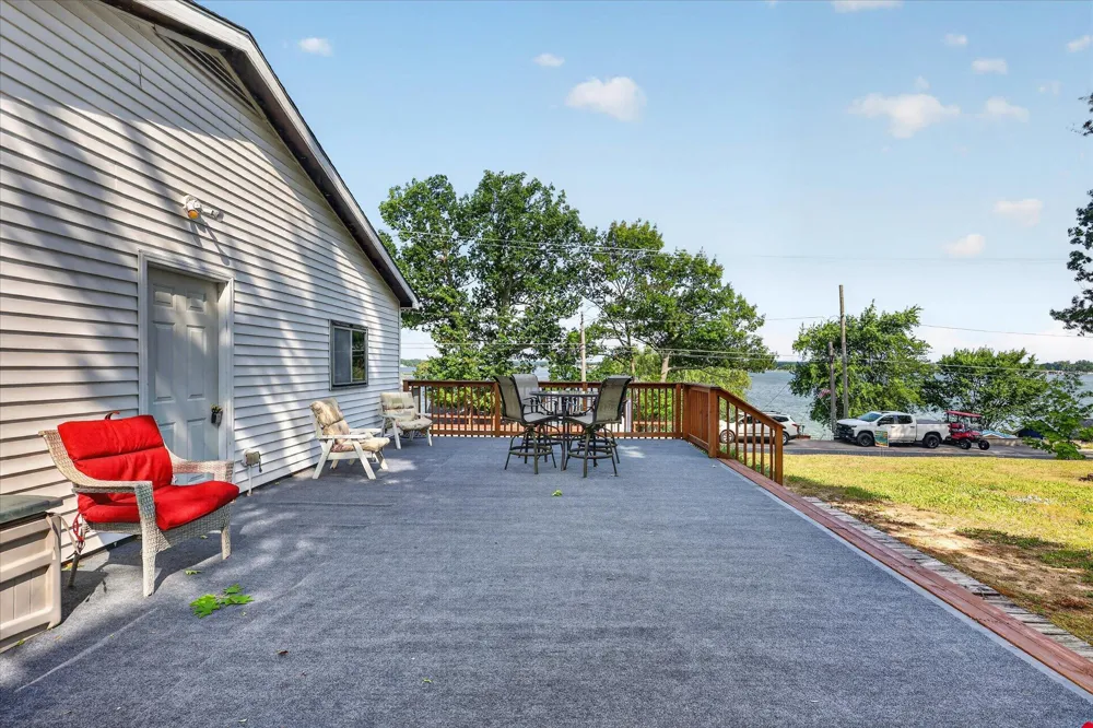 2610 S Shore Drive Crystal Township, MI 48818