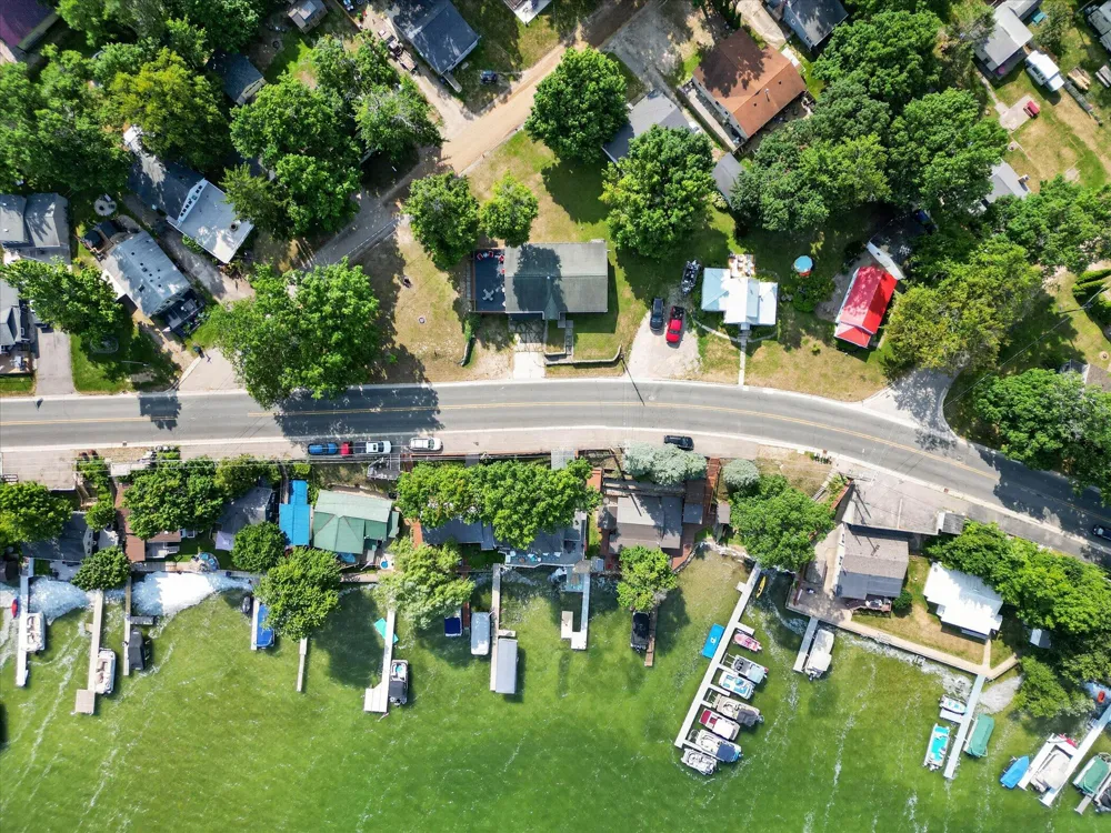 2610 S Shore Drive Crystal Township, MI 48818