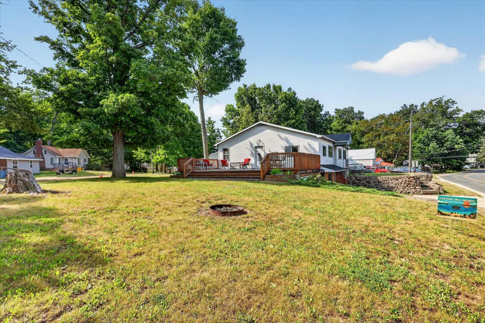 2610 S Shore Drive Crystal Township, MI 48818
