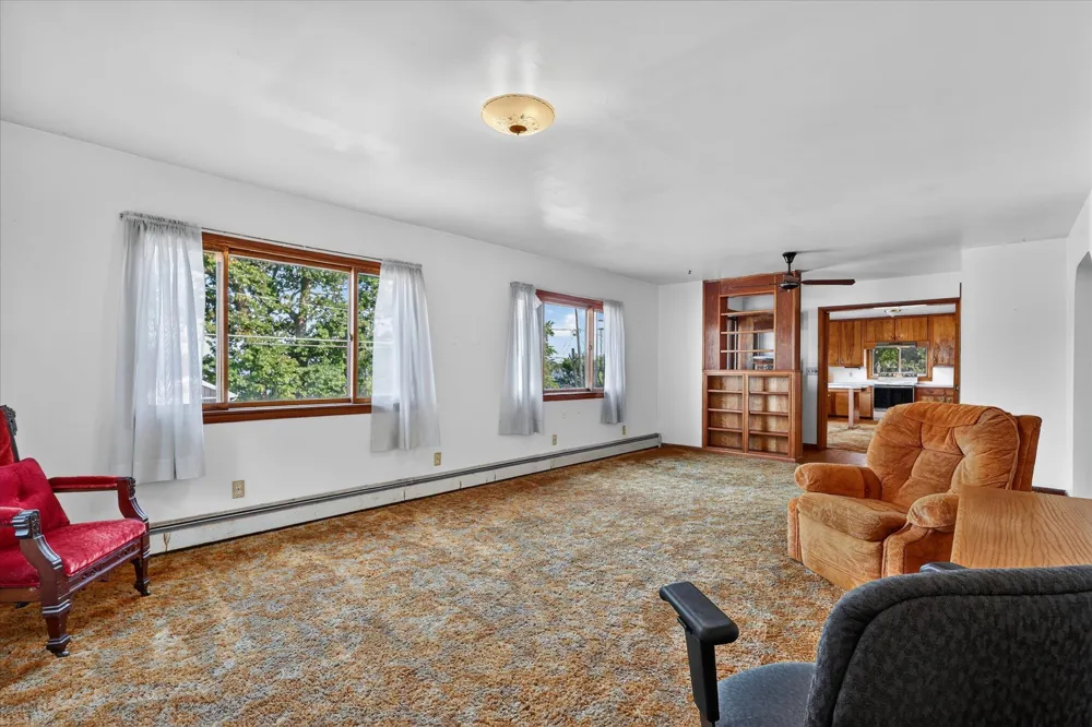 2610 S Shore Drive Crystal Township, MI 48818