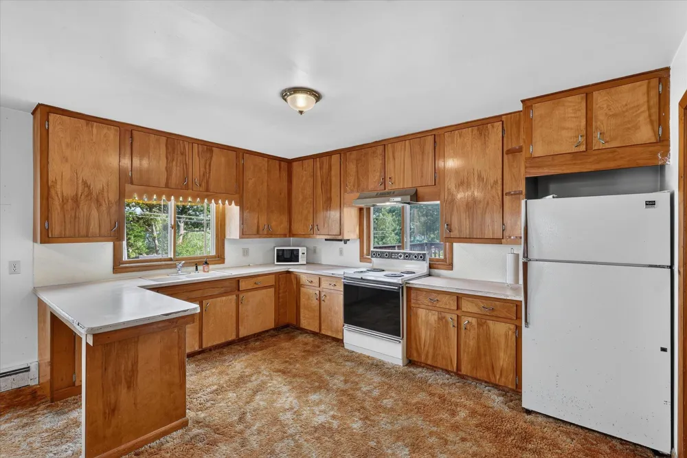 2610 S Shore Drive Crystal Township, MI 48818