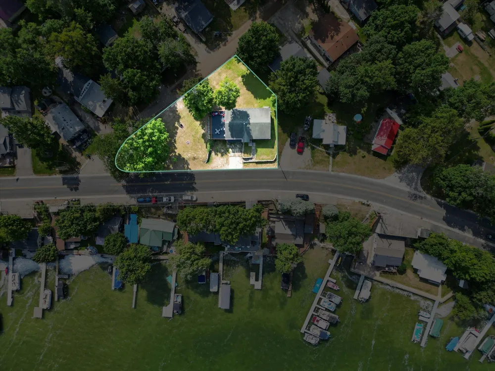 2610 S Shore Drive Crystal Township, MI 48818