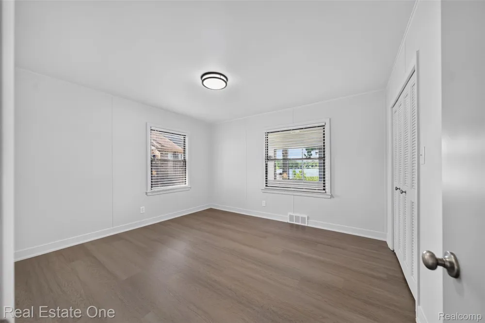 2079 Klingensmith Road Bloomfield Charter Township, MI 48302
