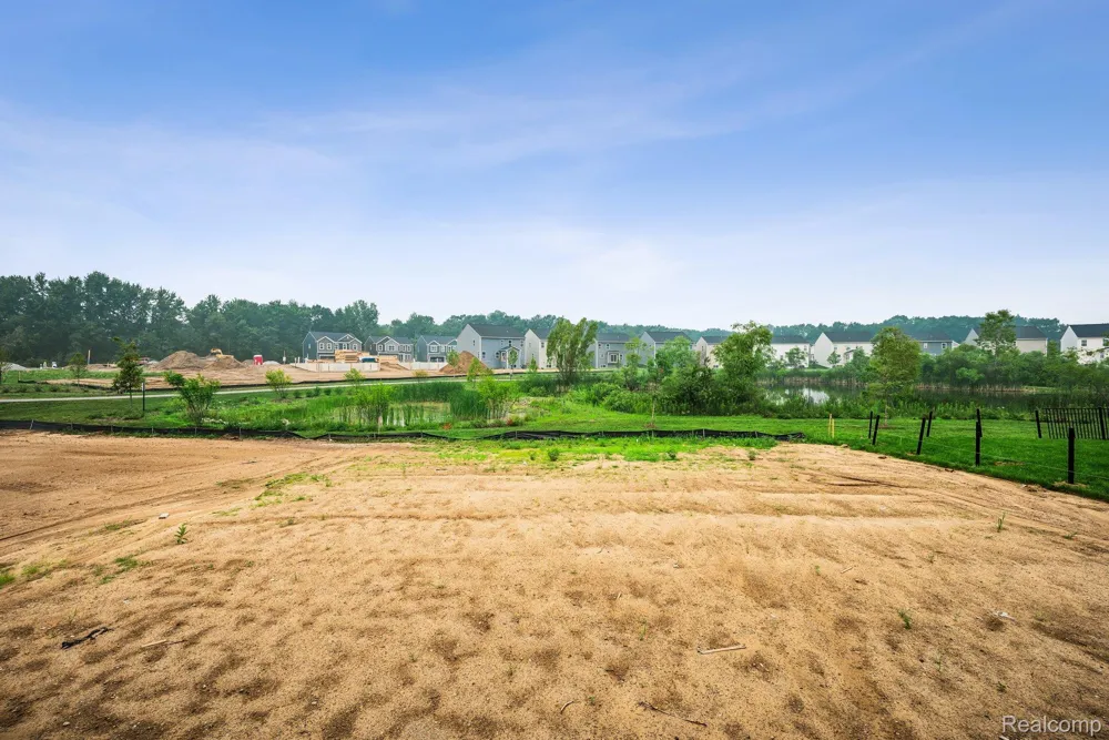 387 Edge Brook Holly Township, MI 48442