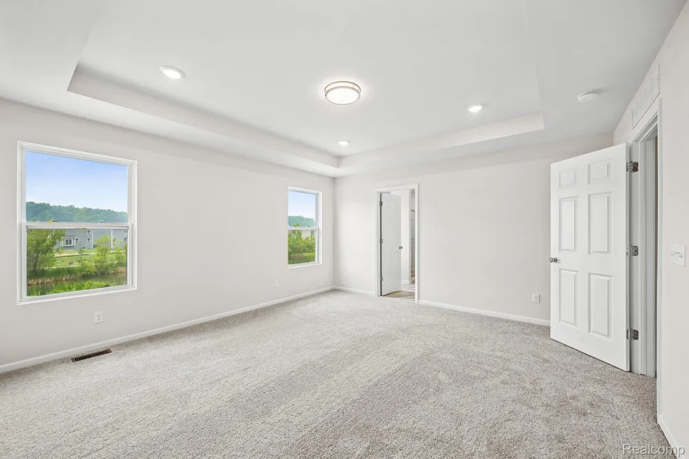 387 Edge Brook Holly Township, MI 48442