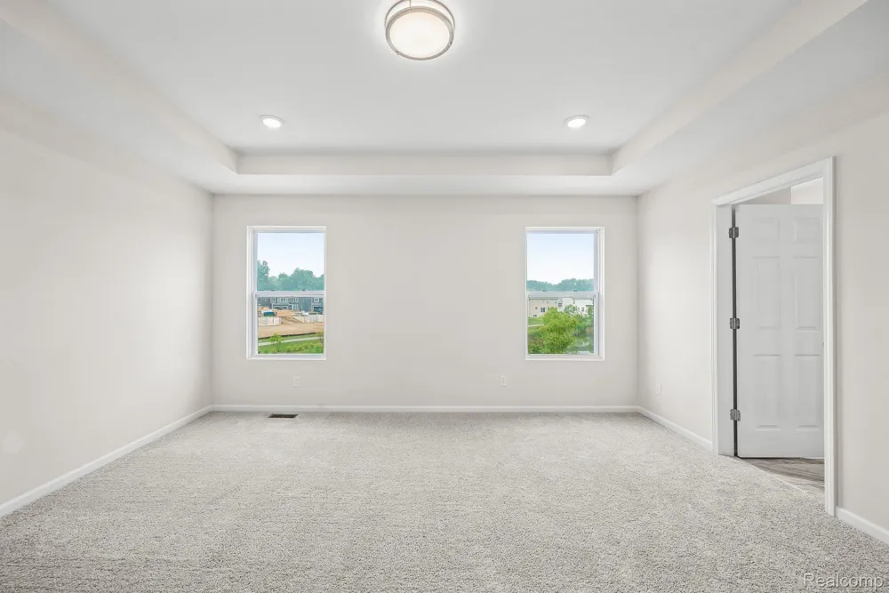 387 Edge Brook Holly Township, MI 48442