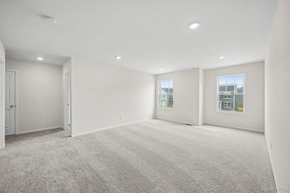 387 Edge Brook Holly Township, MI 48442