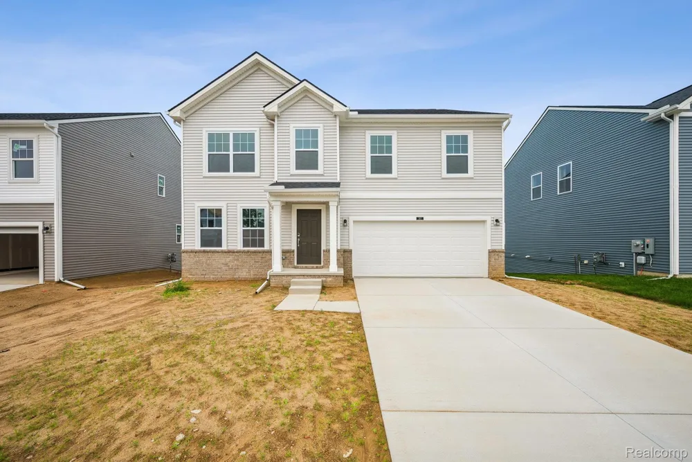 387 Edge Brook Holly Township, MI 48442