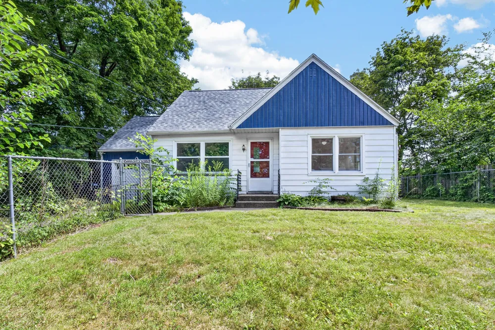 1202 Pinehurst Boulevard Kalamazoo Charter Township, MI 49006