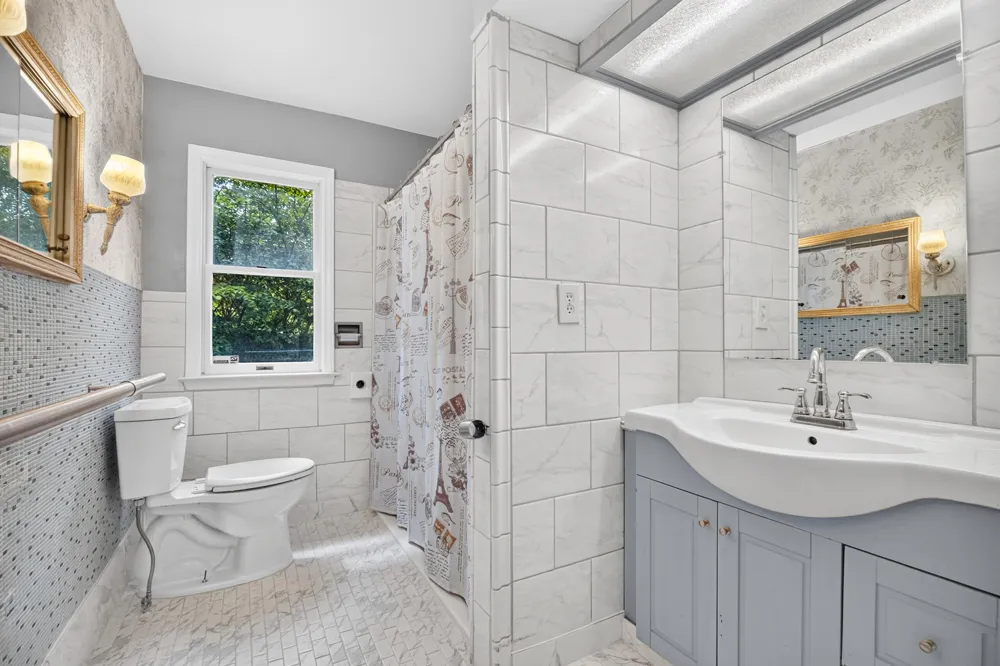 1202 Pinehurst Boulevard Kalamazoo Charter Township, MI 49006