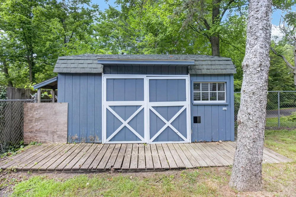 1202 Pinehurst Boulevard Kalamazoo Charter Township, MI 49006
