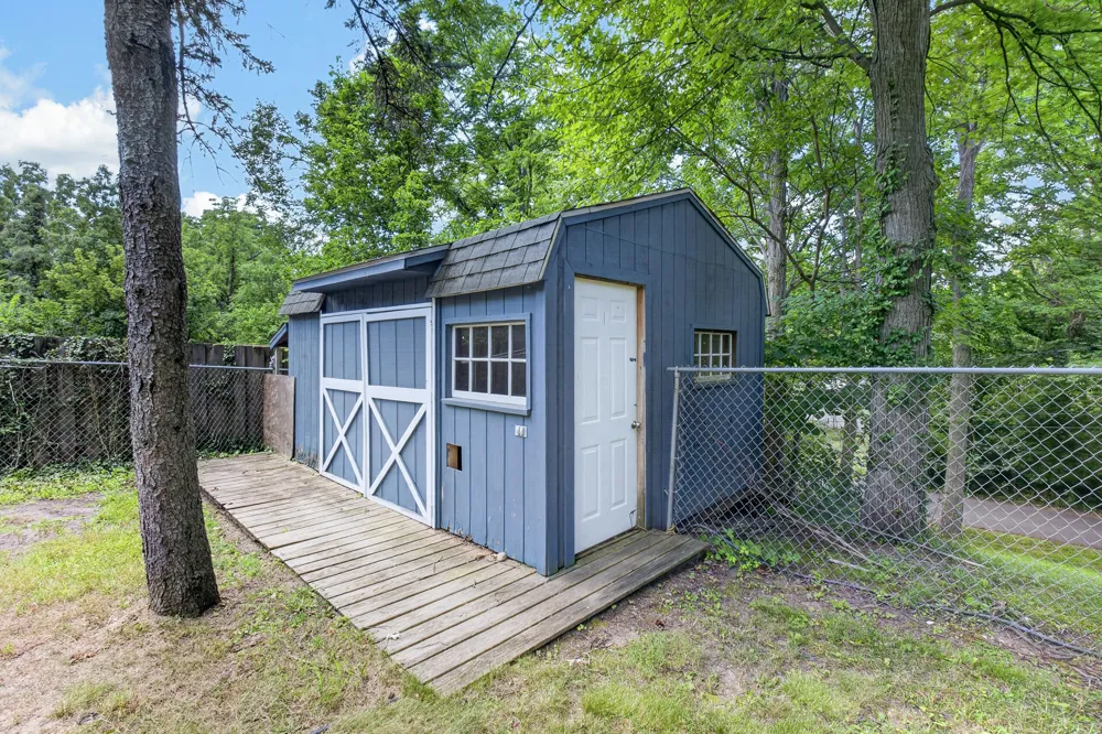 1202 Pinehurst Boulevard Kalamazoo Charter Township, MI 49006