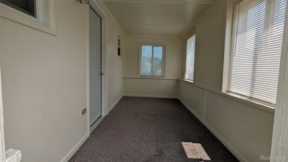 463 Raeburn Street Pontiac City, MI 48342