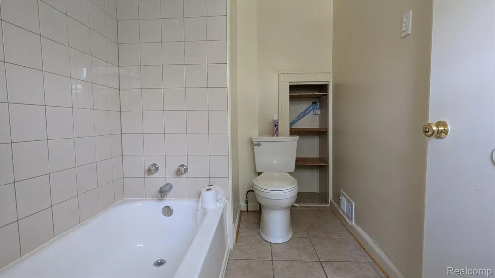 463 Raeburn Street Pontiac City, MI 48342