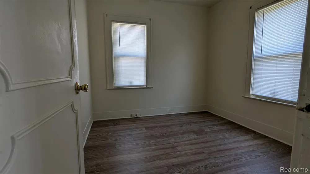 463 Raeburn Street Pontiac City, MI 48342