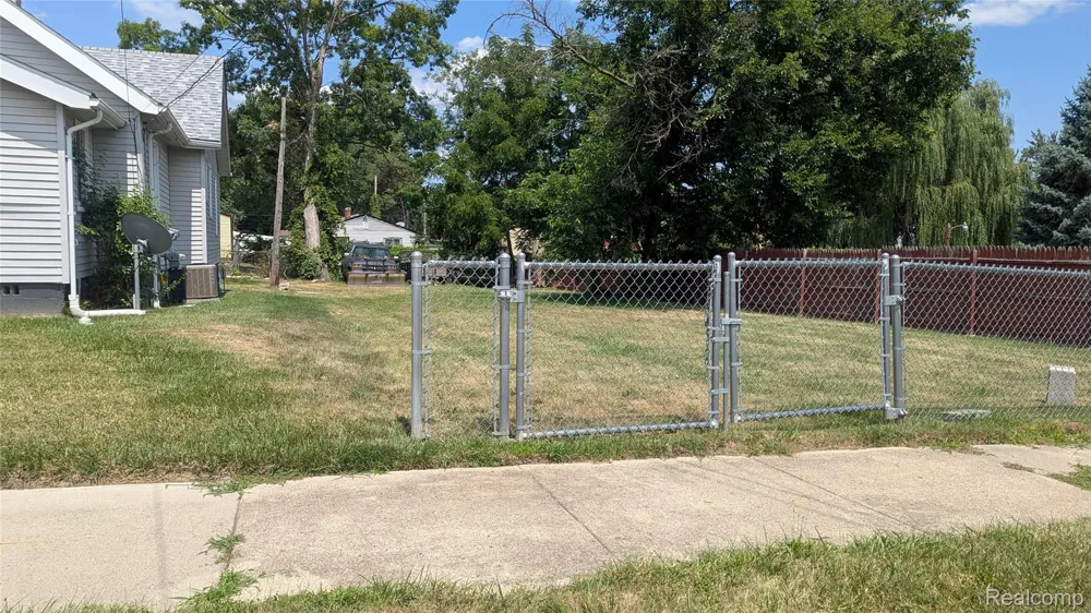 463 Raeburn Street Pontiac City, MI 48342
