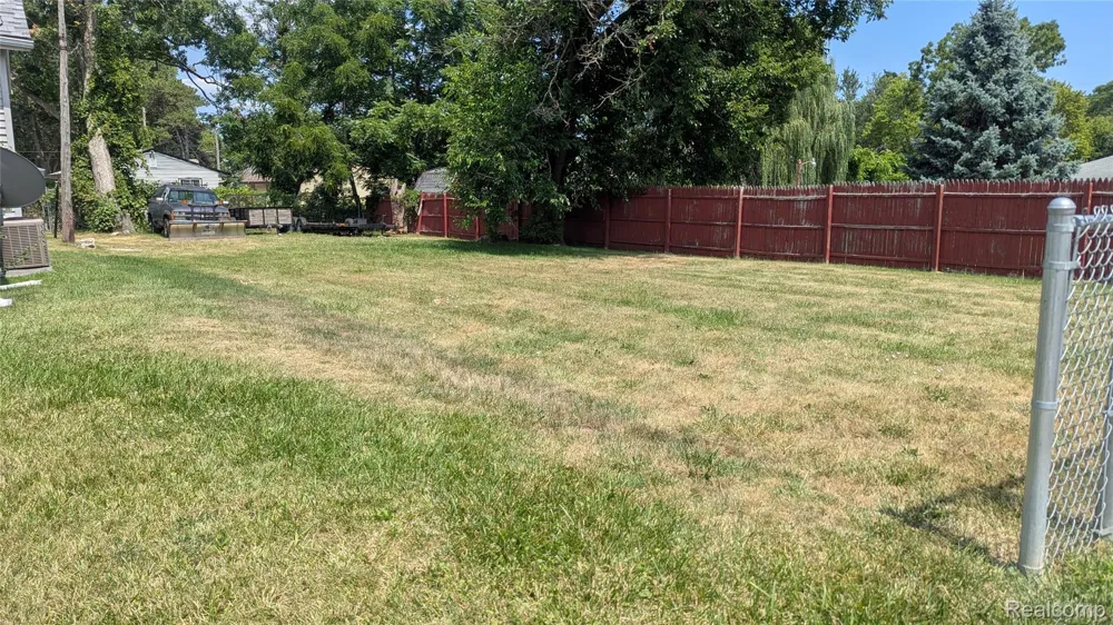 463 Raeburn Street Pontiac City, MI 48342