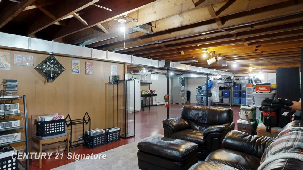 455 S Vernon Road Venice Township, MI 48817
