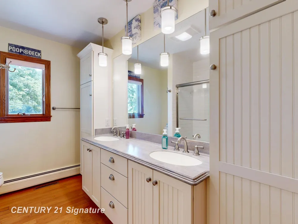 455 S Vernon Road Venice Township, MI 48817