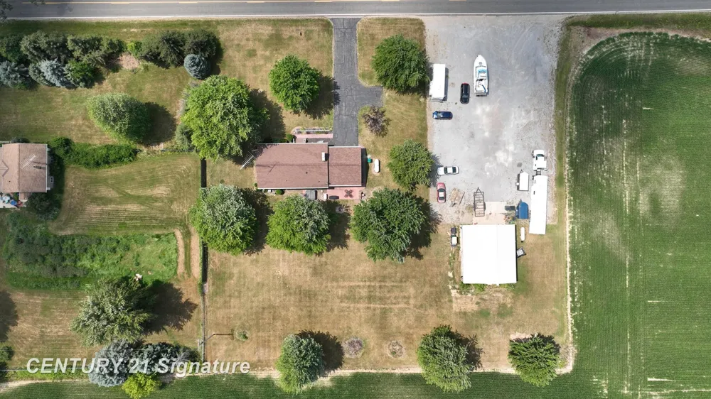 455 S Vernon Road Venice Township, MI 48817