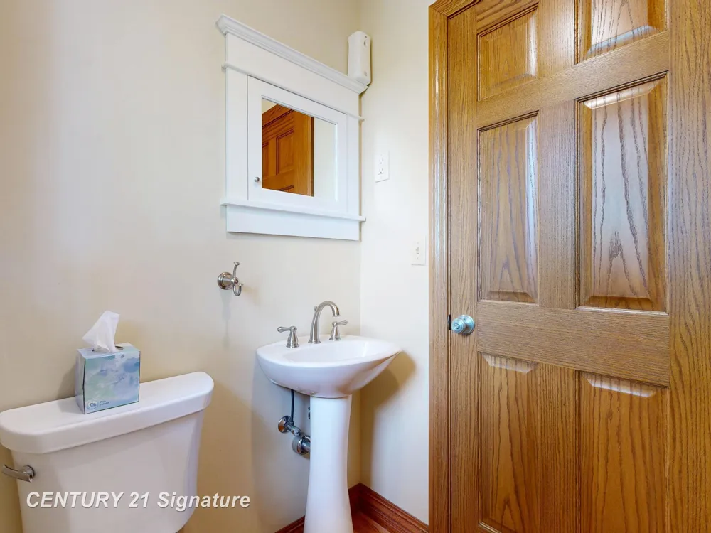455 S Vernon Road Venice Township, MI 48817