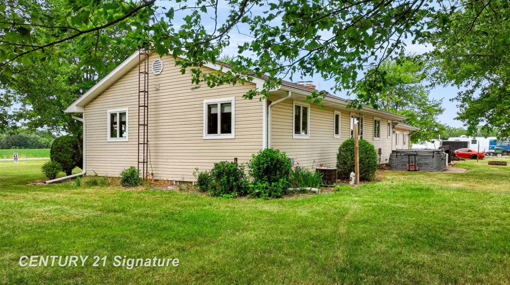455 S Vernon Road Venice Township, MI 48817
