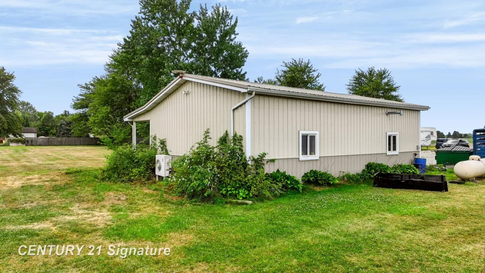 455 S Vernon Road Venice Township, MI 48817