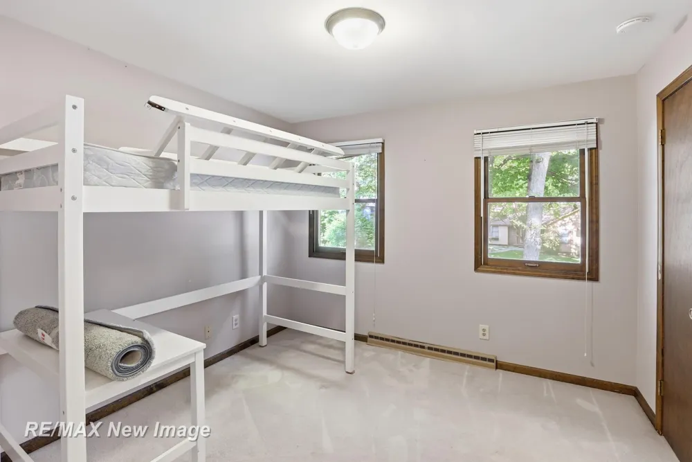 1422 Lenwood Drive Saginaw Charter Township, MI 48638