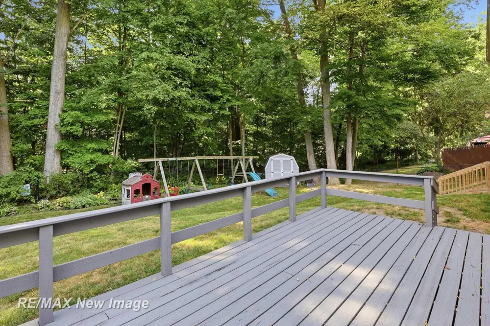 1422 Lenwood Drive Saginaw Charter Township, MI 48638