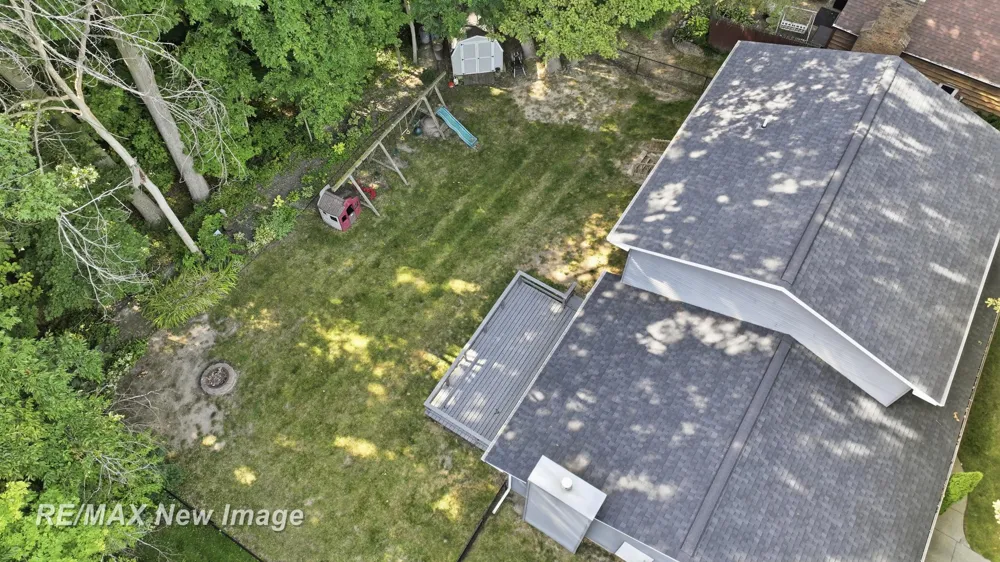 1422 Lenwood Drive Saginaw Charter Township, MI 48638