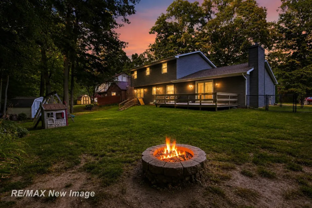 1422 Lenwood Drive Saginaw Charter Township, MI 48638