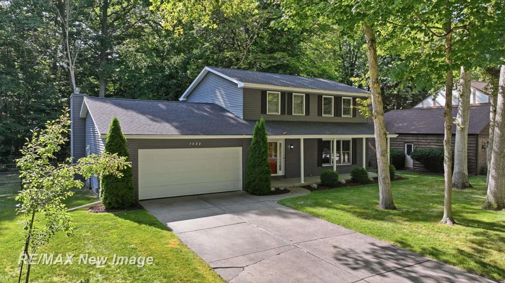 1422 Lenwood Drive Saginaw Charter Township, MI 48638