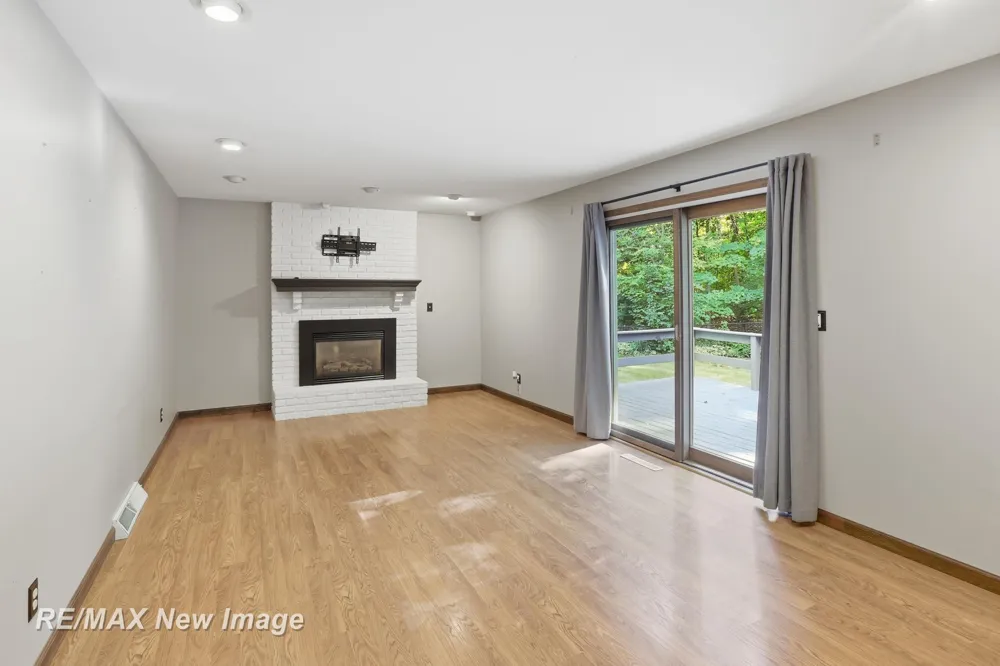 1422 Lenwood Drive Saginaw Charter Township, MI 48638