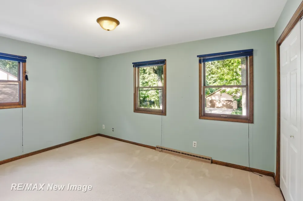 1422 Lenwood Drive Saginaw Charter Township, MI 48638
