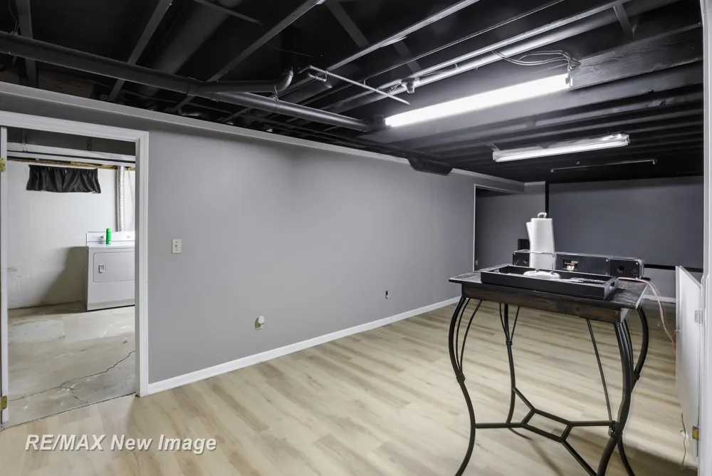 1422 Lenwood Drive Saginaw Charter Township, MI 48638