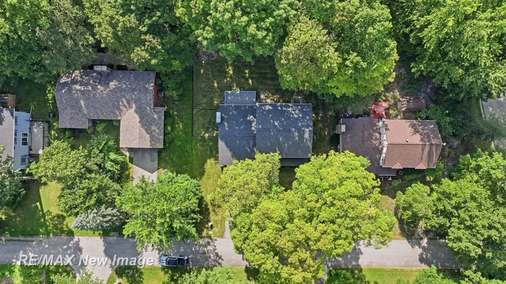 1422 Lenwood Drive Saginaw Charter Township, MI 48638